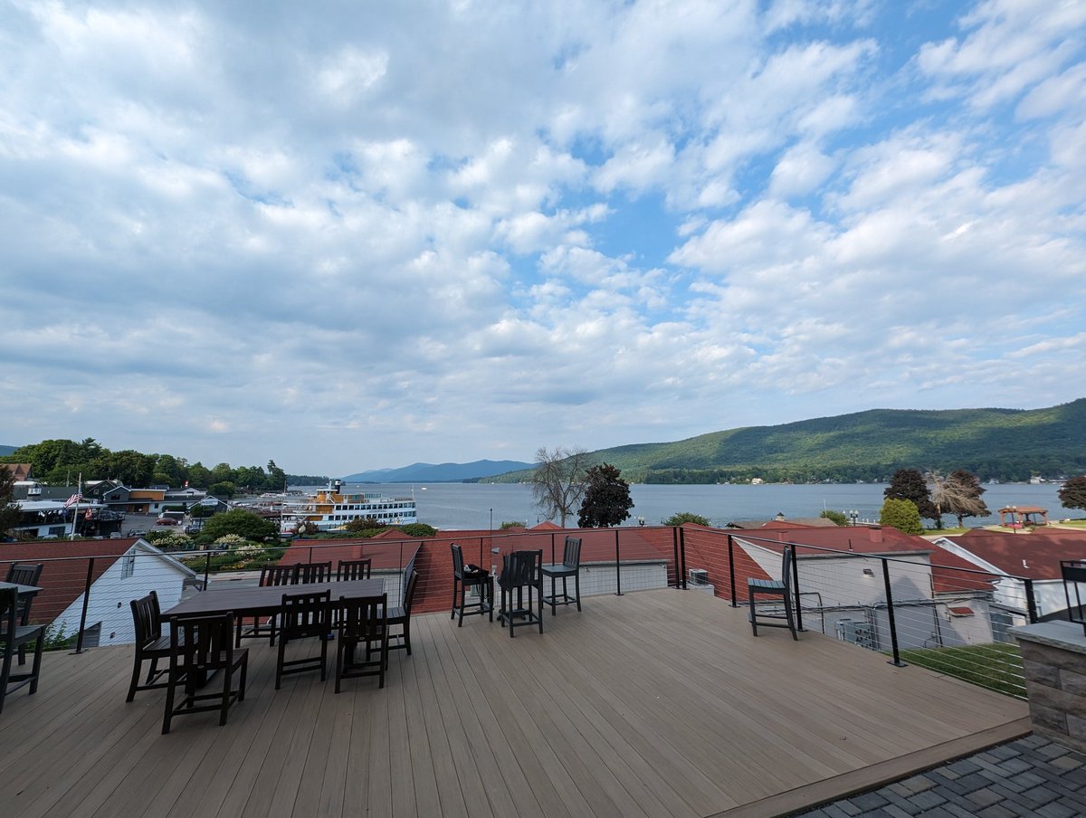 TheRNAInstitute's tweet image. Our view this evening at dinner while at the RNA Institute Retreat at Fort William Henry Hotel in Lake George. #thernainstitute . Enjoying time with amazing colleagues discussing great RNA science.@ualbany