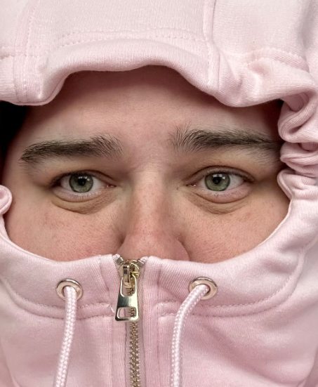 <a href="/Manda_Burr/">✨ Manda ✨</a> <a href="/RomanAtwood/">Roman Atwood</a> i wonder if your boyfriend appreciates you looking like Daz games 💀