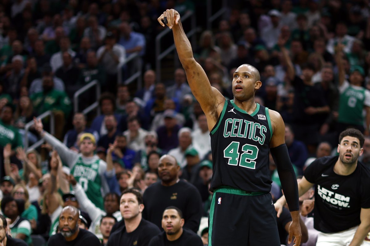 After 17 years in the league, former #Gators star Al Horford is finally an NBA champion. 

He's the 10th Gator to win an NBA championship, and one of three former Florida players to win both an NCAA championship at UF and an NBA title.

READ: 
247sports.com/college/florid…