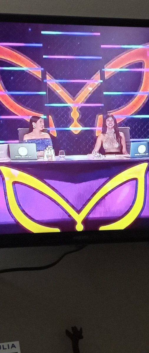 Viendo por segunda vez <a href="/lamascarauy/">Quién Es La Máscara Uruguay</a> repasando pistas.... <a href="/Maxidelacruz/">Maxi</a> <a href="/teledoce/">𝗧𝗲𝗹𝗲𝗱𝗼𝗰𝗲 📺</a> <a href="/Gertu0k/">Germán Bernárdez 🎙️</a> <a href="/pablogumi/">Pablo Stand Up</a> #LaMascaraUY <a href="/Sofiarayl/">Sofía Rodríguez</a> <a href="/turtupab/">Pablo Turturiello</a> <a href="/fatadelgado/">Fata Delgado</a> <a href="/PatriWolf/">Patricia Wolf</a>