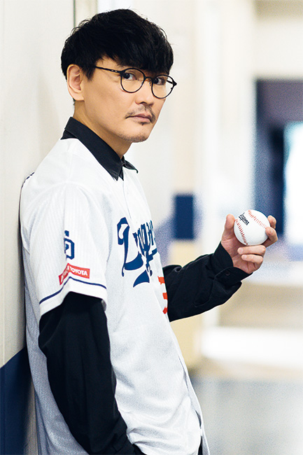 aichi_sports's tweet photo. 【#aispo!web】最新記事公開！⚾️
アーティスト #サカナクション の #山口一郎 さんに #中日ドラゴンズ の魅力を語ってもらいました！
「一生涯ドラゴンズ 応援宣言!」
https://t.co/6XfF9CJ6QO
#プロ野球 https://t.co/neB6MAUsms