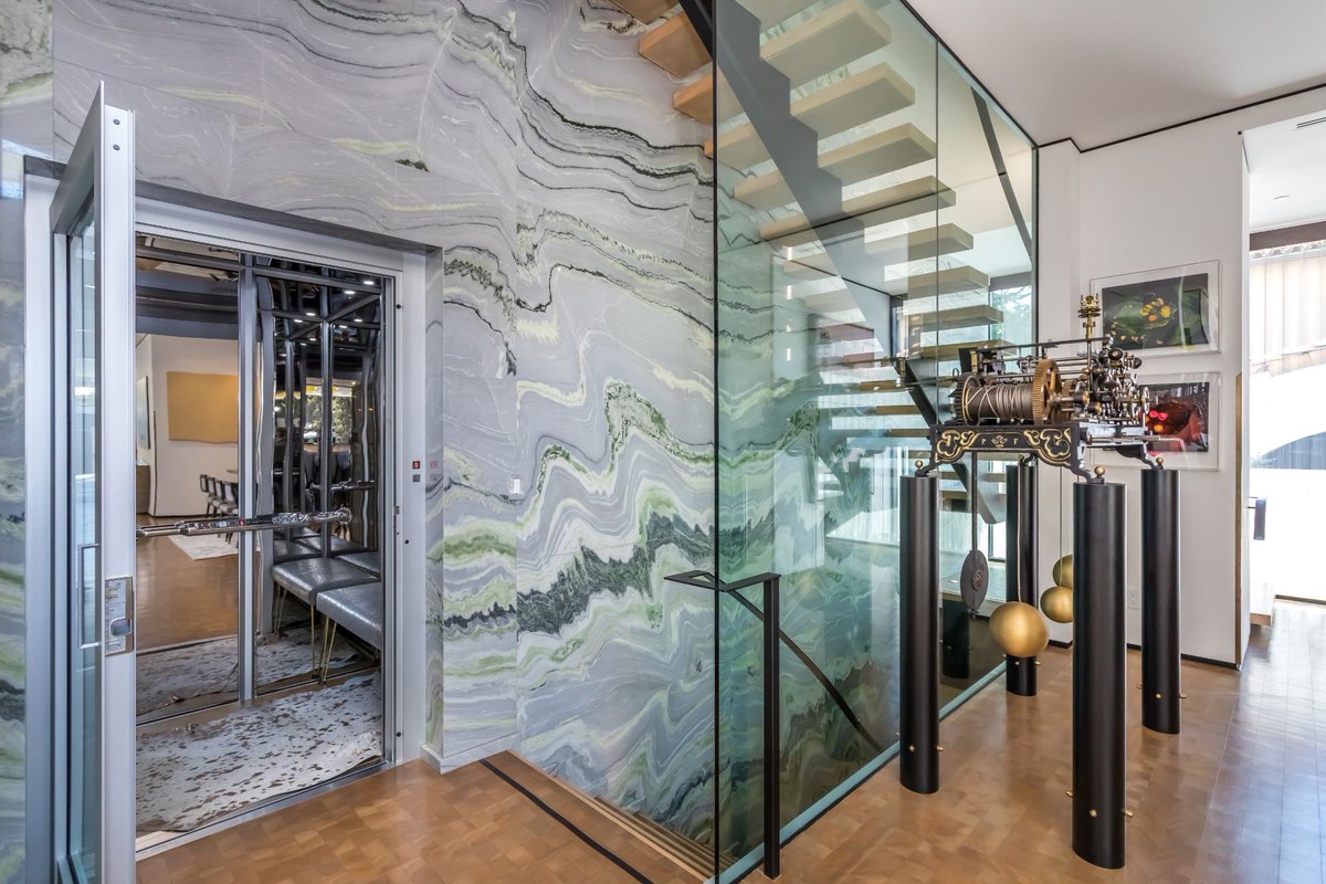 Artistic vision in the Flats of Beverly Hills 

#luxurydesign #homeelevator #homedesign #homedesigns #luxuryelevator #interiorandhome #architecturaldigest #modernarchitcture #architectlovers #interiordesign #homestyle #elevator #interior #luxuryliving #liftshop