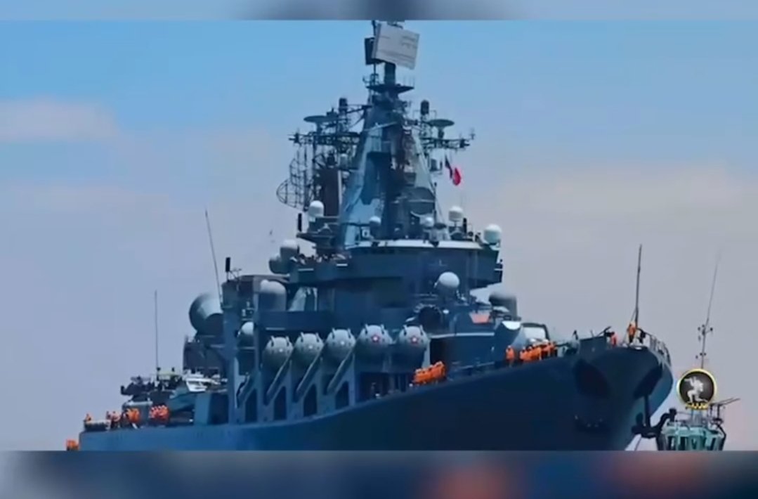 HA_REPORTER2's tweet image. #Developement 
Russian warships arrive at the port of #Tobruk in eastern #Libya