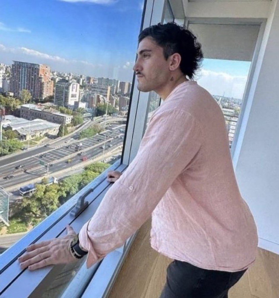 anyaltman's tweet photo. q risa (no) ese momento q te sentís tan para el orto q empezás a recurrir a la naturaleza para sentir algo https://t.co/gU4gBMR1RG