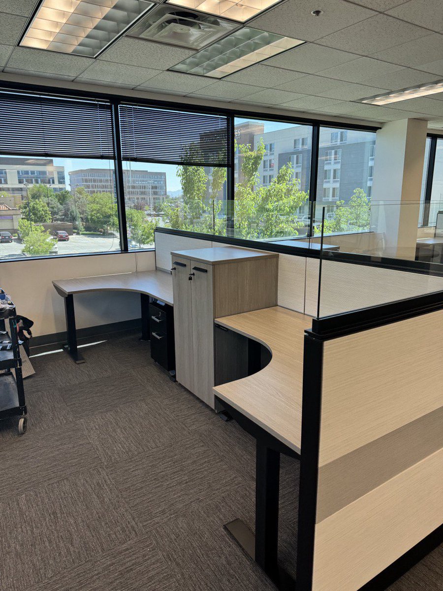 Chris Hatch tweet media