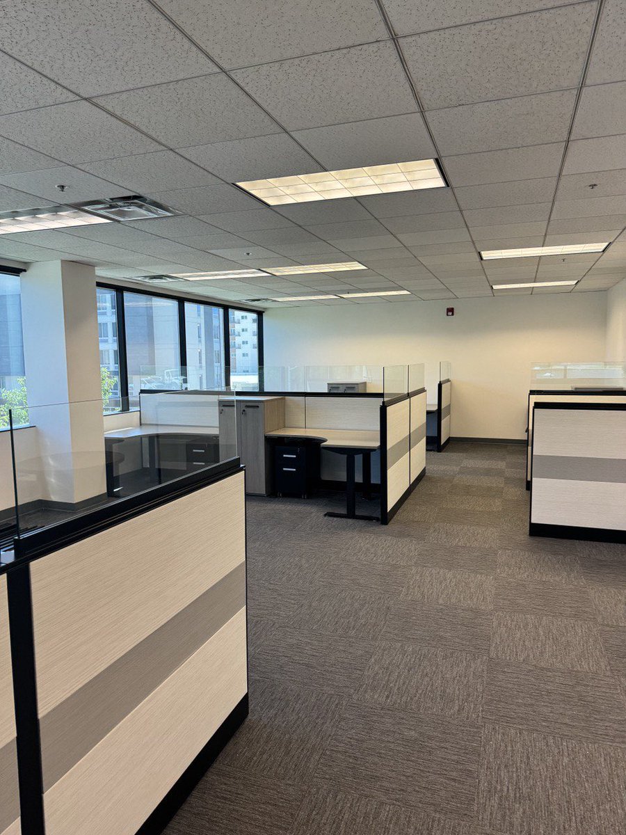 Chris Hatch tweet media