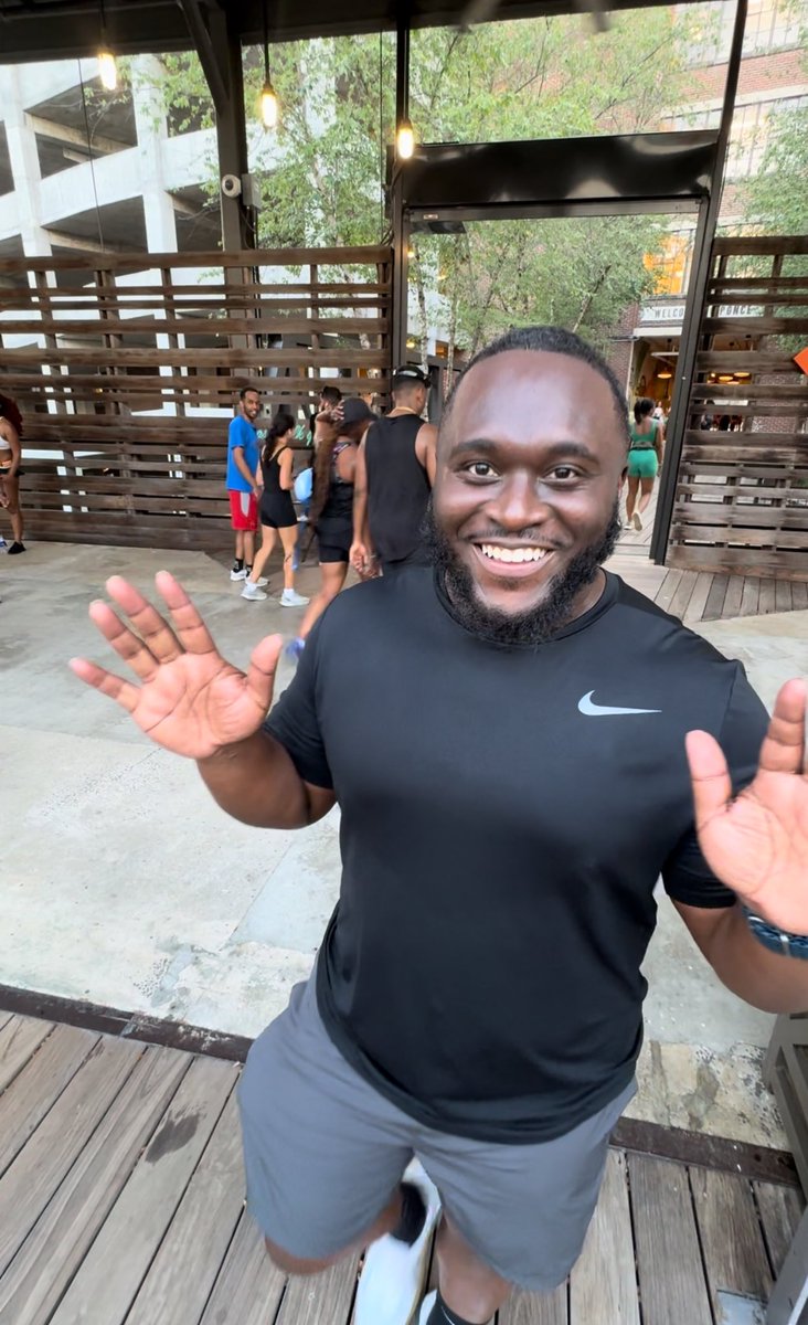 DMMAY_'s tweet photo. This 3 mile run just kicked my ass, but we made it. 

Thanks #AtlantaRunClub https://t.co/Y6h7Qxlqoj
