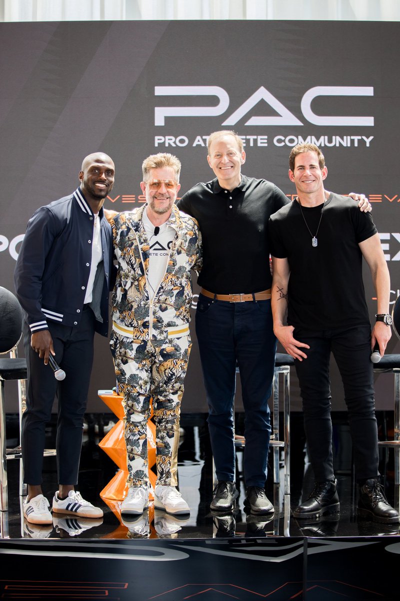 Tarek El Moussa tweet media