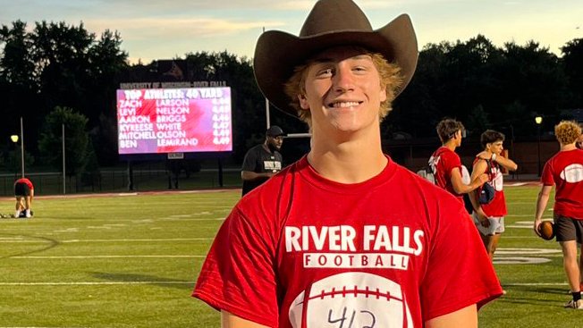 sixstarfootball's tweet photo. MINNESCONSIN COVERAGE I Several RB prospects make noise at River Falls (2025-26)

📈Six Star Football takes a look at several of the top prosepcts to compete at MINNESCONSIN 💯

STORY AT LINK ▶️ https://t.co/WR8PqqoOWd

@_QuinnBreitbach @Ephram_Boucher @Tj311590 @DemarsOwen @durand_connor @grahamfeyen @FraiserJadyn @WilGoldie @GyllinHayden22 @JosiahHeinz57 @joehoeppner1 @ElijahLJohnson8 @johnnymathewsjr @LeviNelson_ @mitchellolson_6 @caderpatterson @Lucasball06 @PaytonPingel. @NoahReinhart32 @Connerroche20 @Sean_Ryan_8808 @SlipOffZay @Kyreesekw