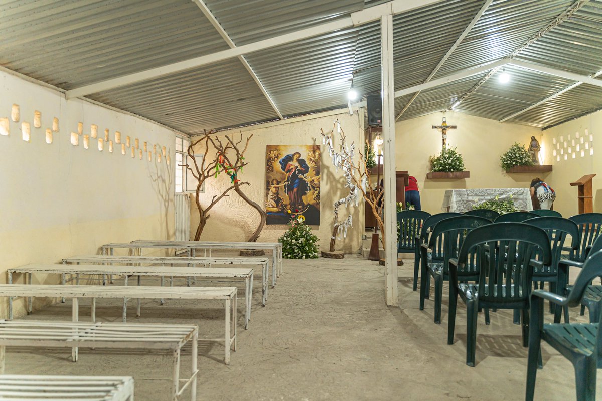 FratelliTuttiMx's tweet photo. En colaboración con la Iglesia católica seguimos adelante en la misión de llevar luz ✨ a quienes viven en desesperanza. Una muestra fue nuestra ceremonia de colocación y bendición de la primera piedra del primer templo en esta Diócesis dedicado a la Virgen Desatanudos. https://t.co/vetJ1wTr8k