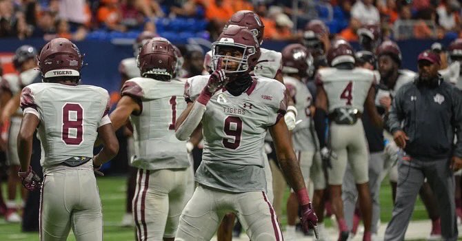 Blessed and Honored to Announce I’ve Received My 11th Division 1 Offer from Texas Southern University <a href="/coachfleeting/">Rfleeting</a> <a href="/WHSFootballCT/">Windsor Football</a> <a href="/CoachDxMathews/">Derrick Mathews</a> ❤️