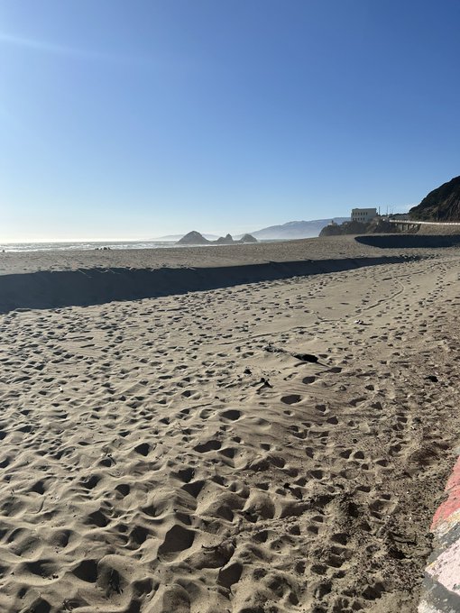 They gave me a tab of acid drove me here and said &ldquo;welcome to Dune&rdquo; https://t.co/ZQh4boBrWS