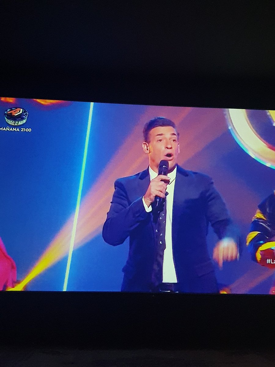 No es una noche cualquiera..es noche de <a href="/Maxidelacruz/">Maxi</a> y <a href="/lamascarauy/">Quién Es La Máscara Uruguay</a> ...#lamascarauy