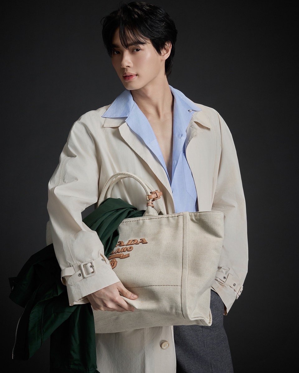 WinmetawinO's tweet photo. Ig tatlerasia, tatlersingapore and tatlerth update  

🖤🇮🇹🔥

BA WIN AT PRADA SS25
#PradaSS25xWin
#PradaSS25
#Prada @Prada
#winmetawin @winmetawin https://t.co/qW9zPzorEz