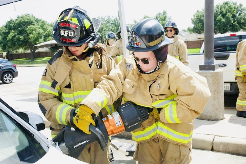 RiskMgmtMag's tweet photo. My daughter spent the week at Camp Spark, where she experienced life-saving techniques and firefighting simulations, including using the Jaws of Life. https://t.co/bcbtUmvAjc
