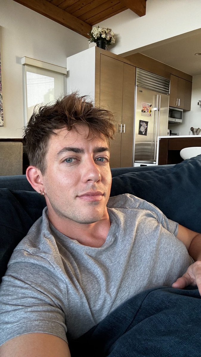 druidDUDE's tweet photo. Who wants to kiss https://t.co/jT1bisjSOt