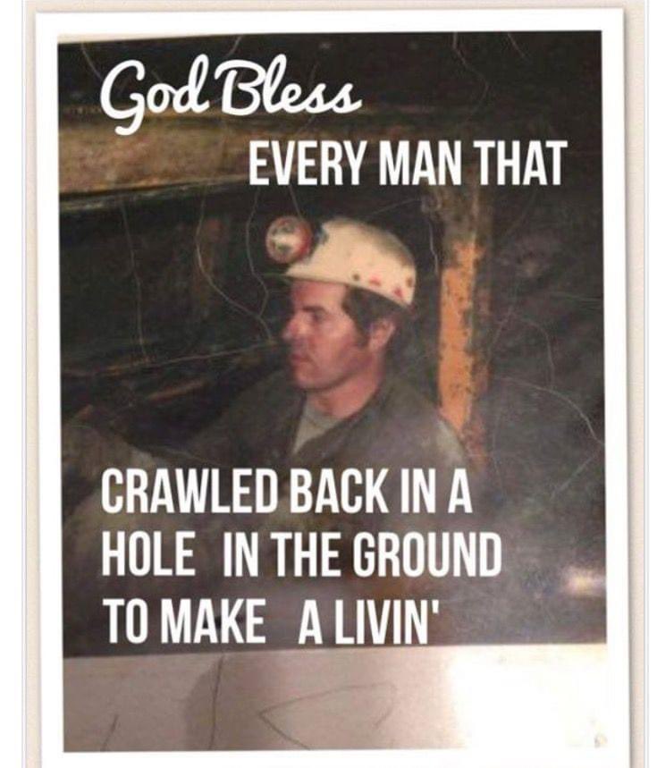 NicholasHazele1's tweet photo. We support Kentucky’s hardworking coal miners in this house! ⛰️⛏️👷♂️
#thankaminer #supportminers
#blacklungawareness #606KY https://t.co/smEij3eAyG