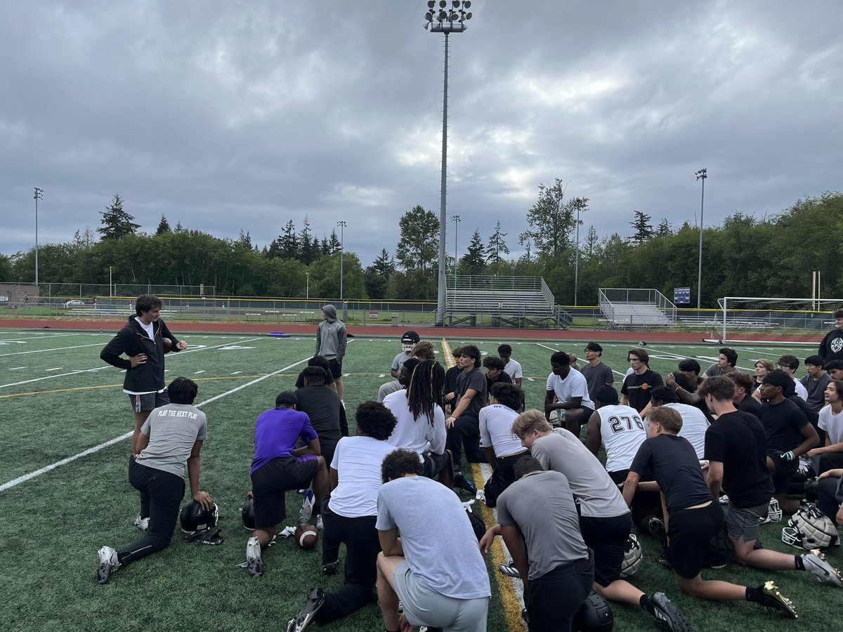 Ivan Mclennan (McLeannan) (@coachmacckamiak) on Twitter photo Such a special moment today to have <a href="/BeaverFootball/">Oregon State Football</a> punter <a href="/WinsorAj/">AJ Winsor</a> and <a href="/EWUFootball/">EWU Football ๐</a> WR <a href="/wesgarrett22/">WESLEY GARRETT</a> stop by and give their knowledge to those who are next up! AJ and Wes WERE SPECIAL PLAYERS AT KAMIAK! I know they just inspired the whole team!Thank U Fellas! #TheFutureIsBright Such a special moment today to have <a href="/BeaverFootball/">Oregon State Football</a> punter <a href="/WinsorAj/">AJ Winsor</a> and <a href="/EWUFootball/">EWU Football ๐</a> WR <a href="/wesgarrett22/">WESLEY GARRETT</a> stop by and give their knowledge to those who are next up! AJ and Wes WERE SPECIAL PLAYERS AT KAMIAK! I know they just inspired the whole team!Thank U Fellas! #TheFutureIsBright