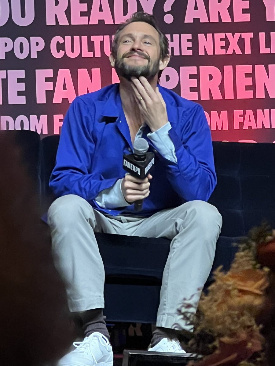 mooshishoomi's tweet photo. Sorry, it’s literally the same picture 
#hughdancy https://t.co/Y0UVFAU133