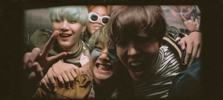 ♱ julia 🪭 VAI VER O BTS DIA 30 tweet media