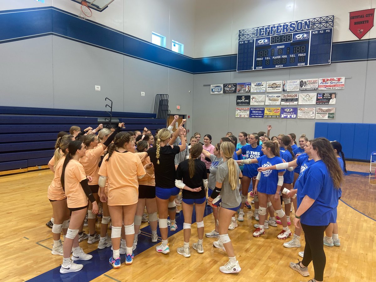 GREAT day of volleyball scrimmaging and team-building with our neighbors from <a href="/HHSvolley/">Hillsboro Volleyball</a> and <a href="/HerkyVolleyball/">Herculaneum Volleyball</a> ! 💙♥️🤍🩶<a href="/STLhssports/">STLhighschoolsports</a>