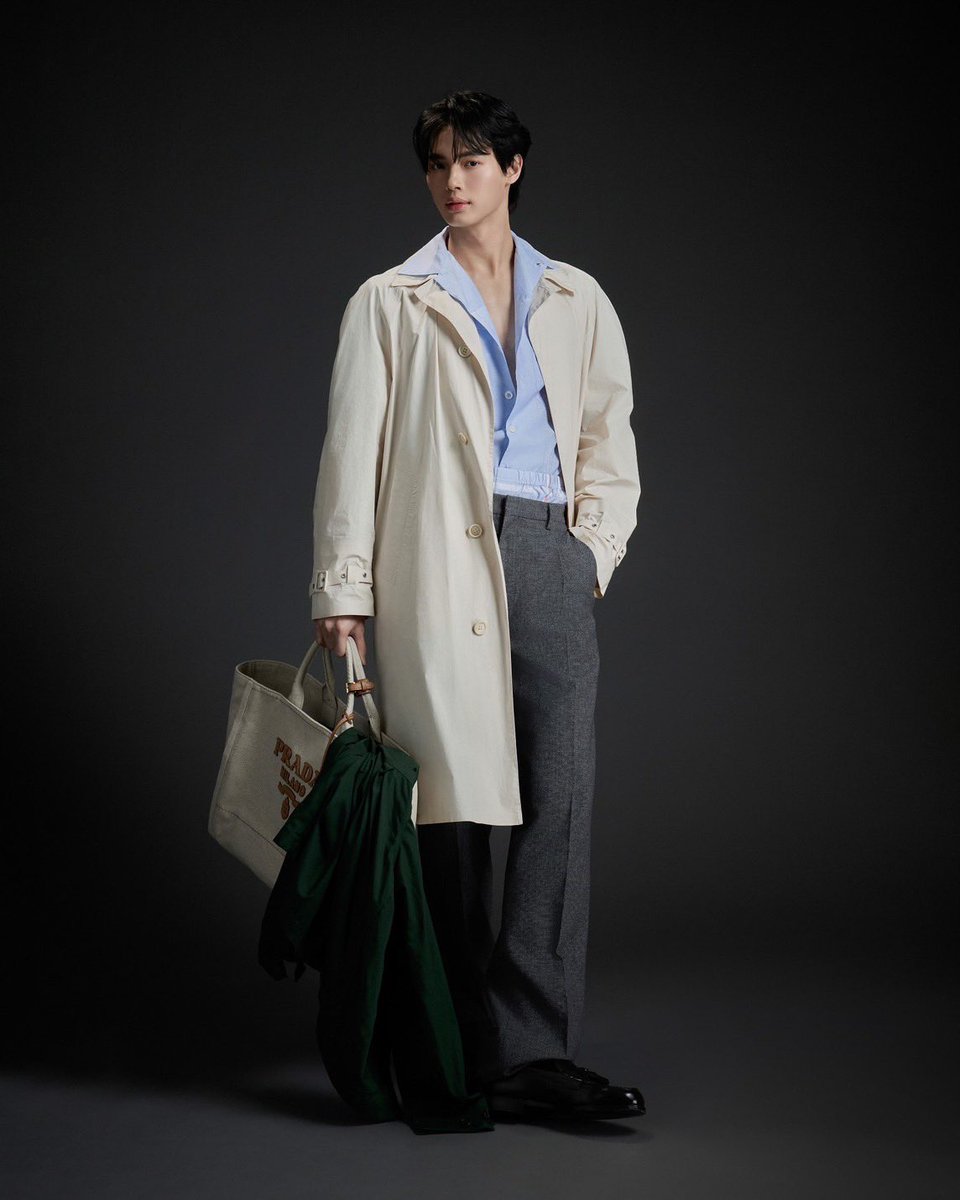 TrendforwinTH's tweet photo. Let's do 500+ Retweets and 100+ Quotes with hashtag Now !!! 

BA WIN AT PRADA SS25 
#PradaSS25xWin 
#PradaSS25 
#Prada @Prada 
#winmetawin @winmetawin https://t.co/nAEQBhCBmW