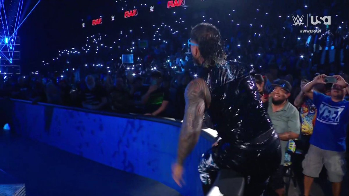 theusotwinzcom's tweet image. #WWERaw #YeeterofWorlds #YeetInTheBank #MainEventJeyUso