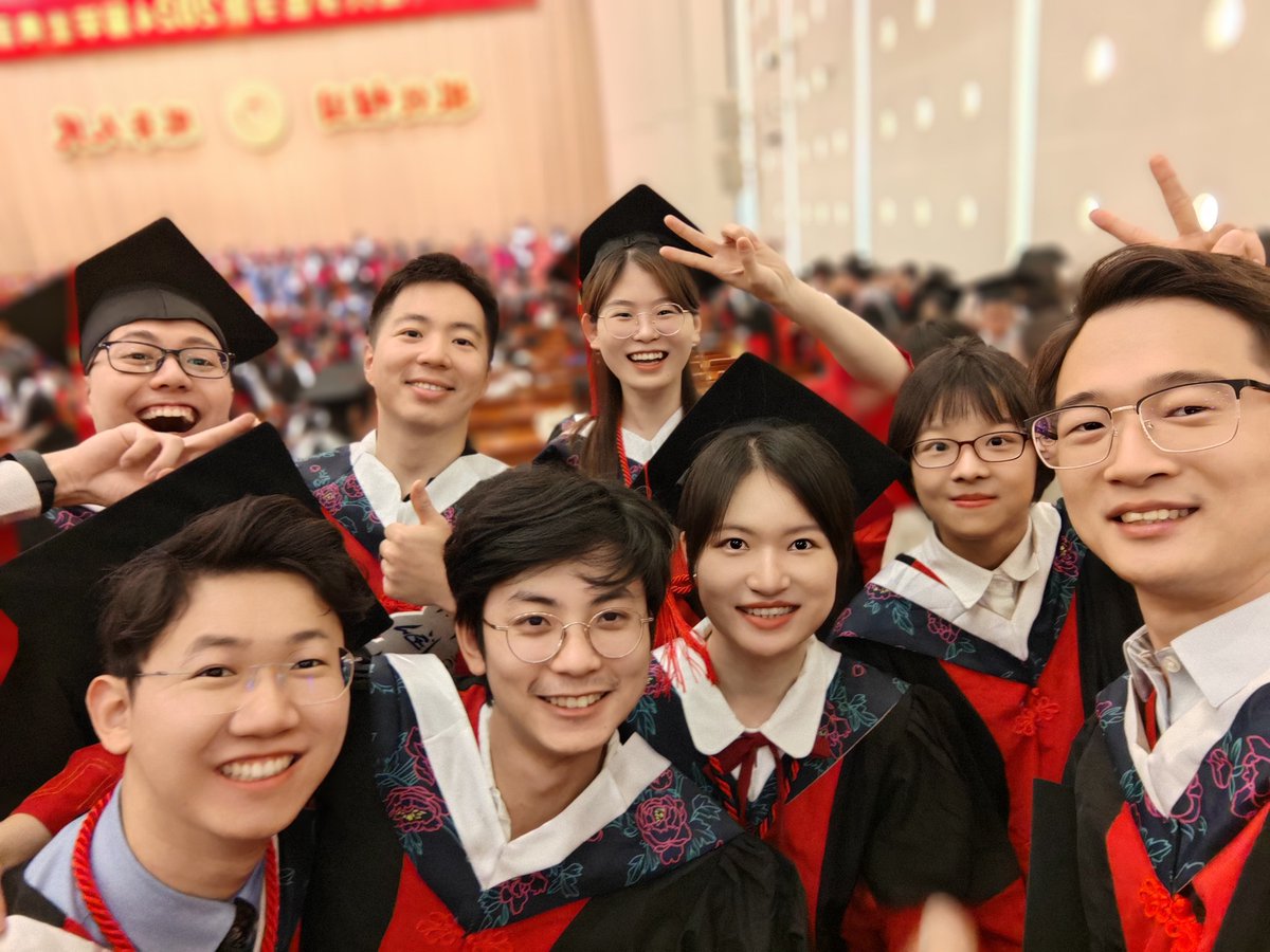 DrJingwei's tweet photo. Graduation Ceremony 🎓 https://t.co/F4T0jHTMfA