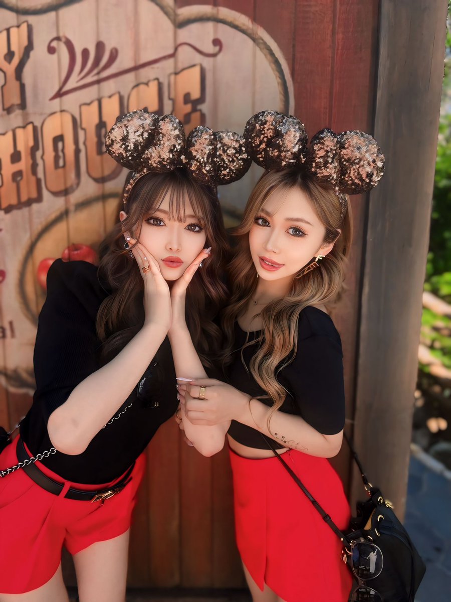 renkadance's tweet photo. こないだのディズニーランド🐭🎡💕 https://t.co/BJ6FmT1EiW