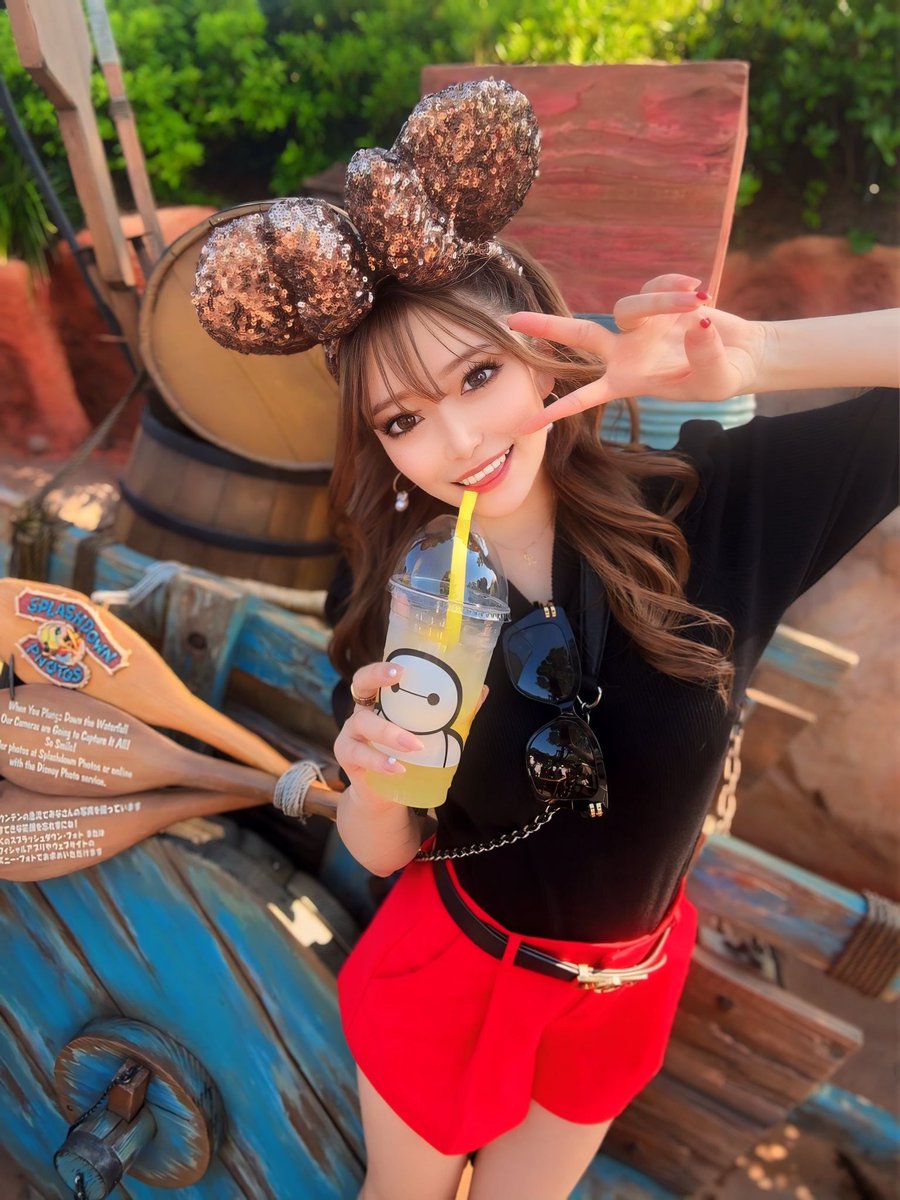 renkadance's tweet photo. こないだのディズニーランド🐭🎡💕 https://t.co/BJ6FmT1EiW