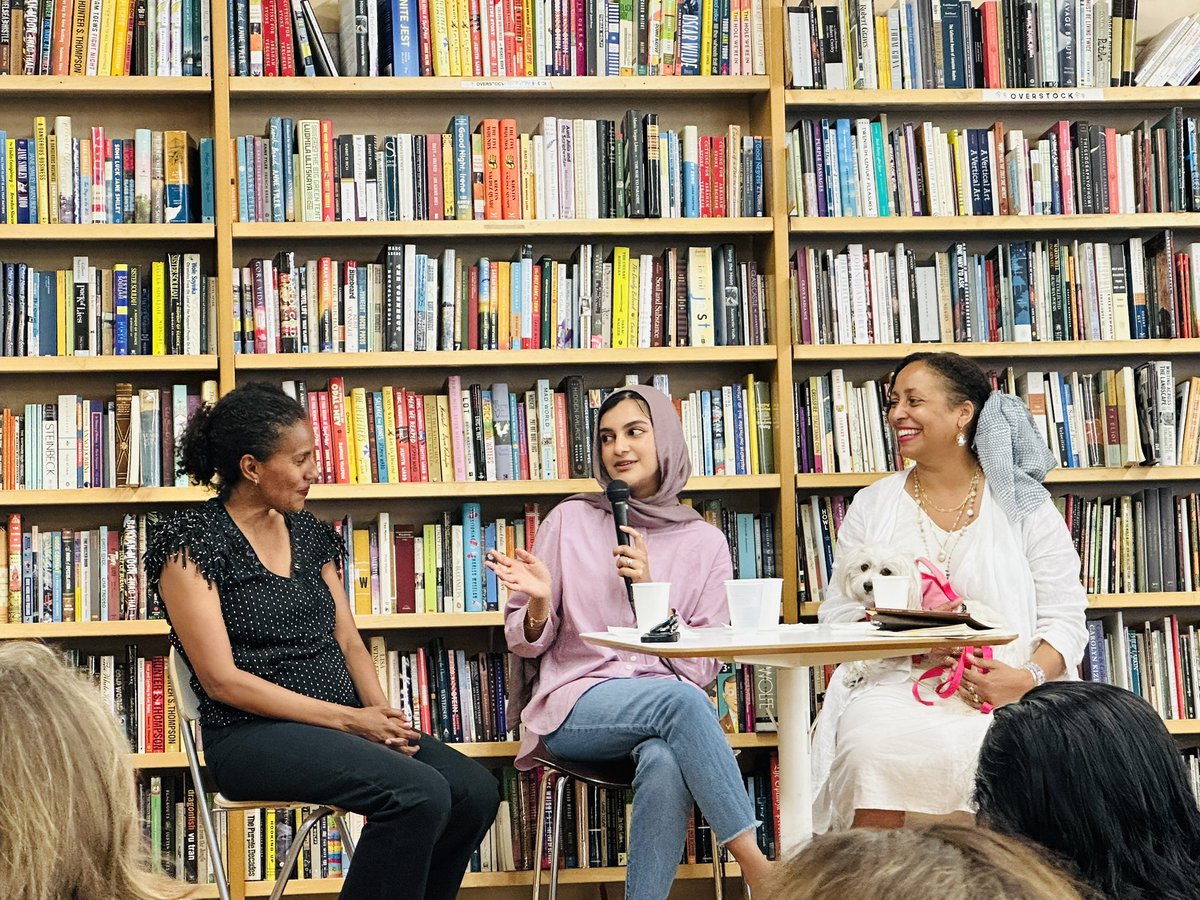 they are so brilliant 🥹

<a href="/aracelisxgirmay/">aracelis girmay</a> <a href="/DanushaLameris/">Danusha Laméris</a>  <a href="/caesarah_/">Sarah</a>