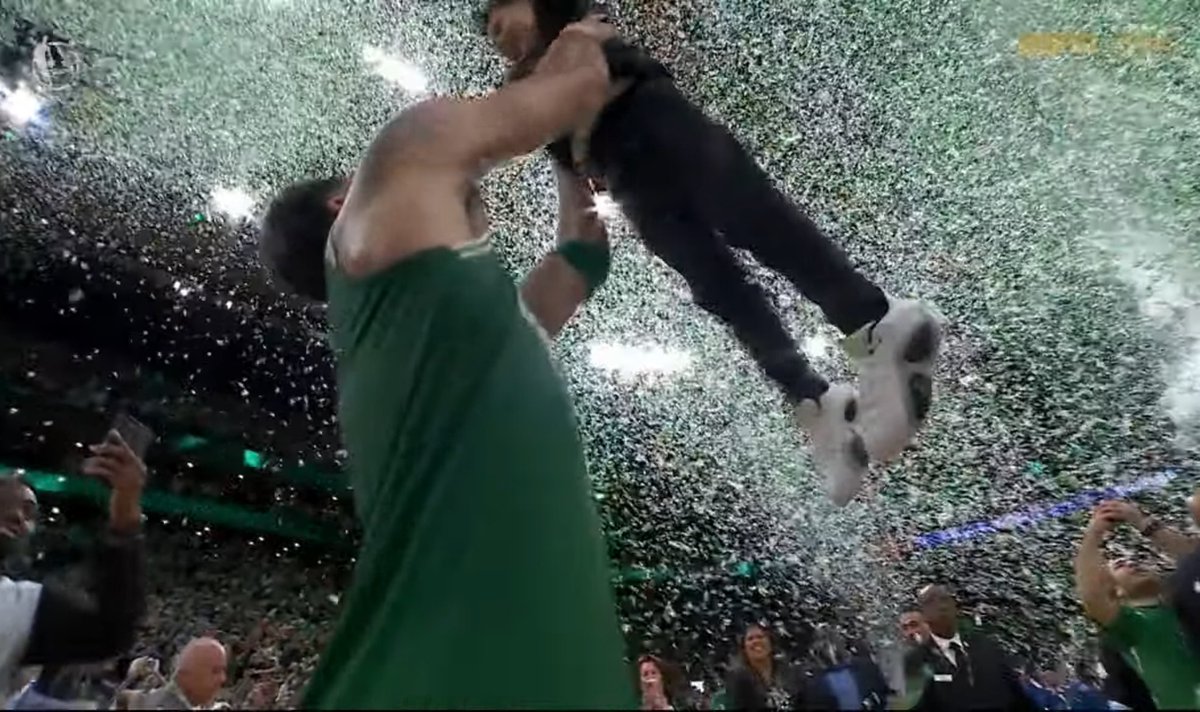 Ballislife's tweet image. “DADDY!”