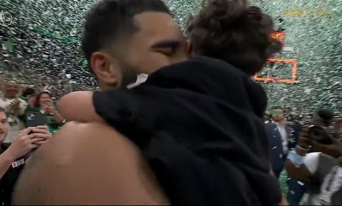 Ballislife's tweet image. “DADDY!”