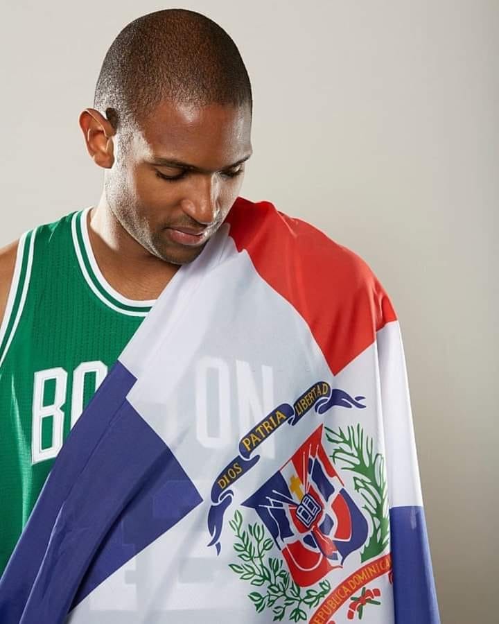 16 años de gobiernos del PLD y nunca un dominicano pudo lograr convertirse en campeón de la NBA y en solo 4 años de gobierno del PRM y Luis Abinader, Al Horford ya lo logró.

Este era el cambio que pedíamos, ¡esto sí es cambio de verdad! 👏 🇩🇴
