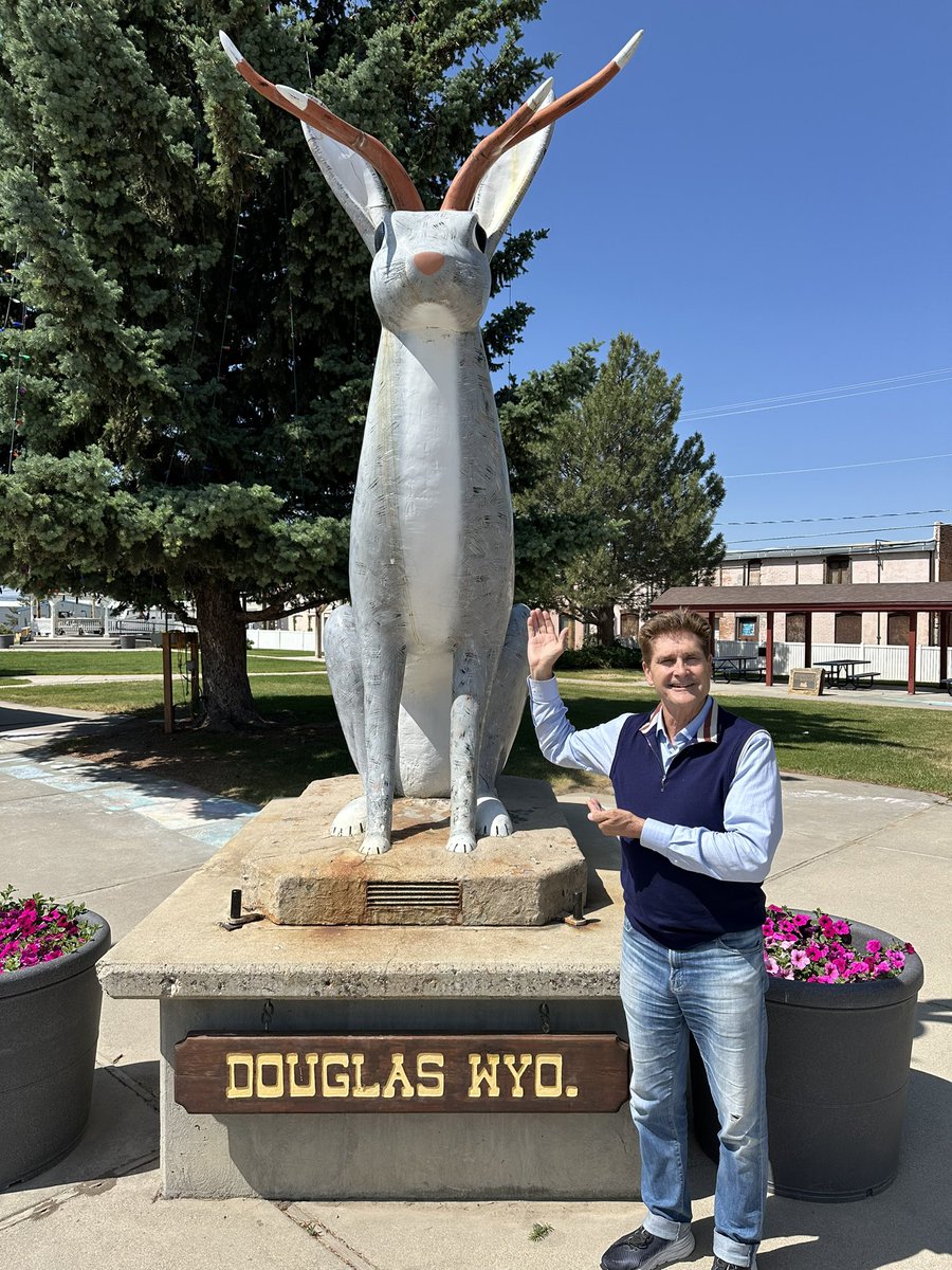 CarlGuardino's tweet image. Wyoming is Wonderful! Today’s “Experiencing is Believing” Live Tech Tour of our @TaranaWireless technology with our ISP partner @visionaryyeah in Douglas (Home of the Jackalope!) with the Wyoming Biz Council. Thx Lynne &amp;amp; Emily for allowing us to visit your homes! #InternetForAll!