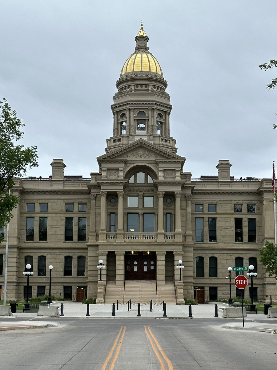 CarlGuardino's tweet image. Wyoming is Wonderful! Today’s “Experiencing is Believing” Live Tech Tour of our @TaranaWireless technology with our ISP partner @visionaryyeah in Douglas (Home of the Jackalope!) with the Wyoming Biz Council. Thx Lynne &amp;amp; Emily for allowing us to visit your homes! #InternetForAll!