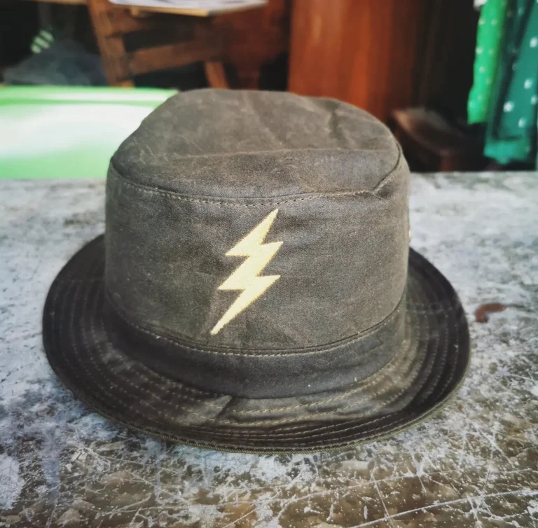 LAST HAT - £10

WAXED COTTON - SATIN LINED

ldtee.bigcartel.com/product/waxed-…