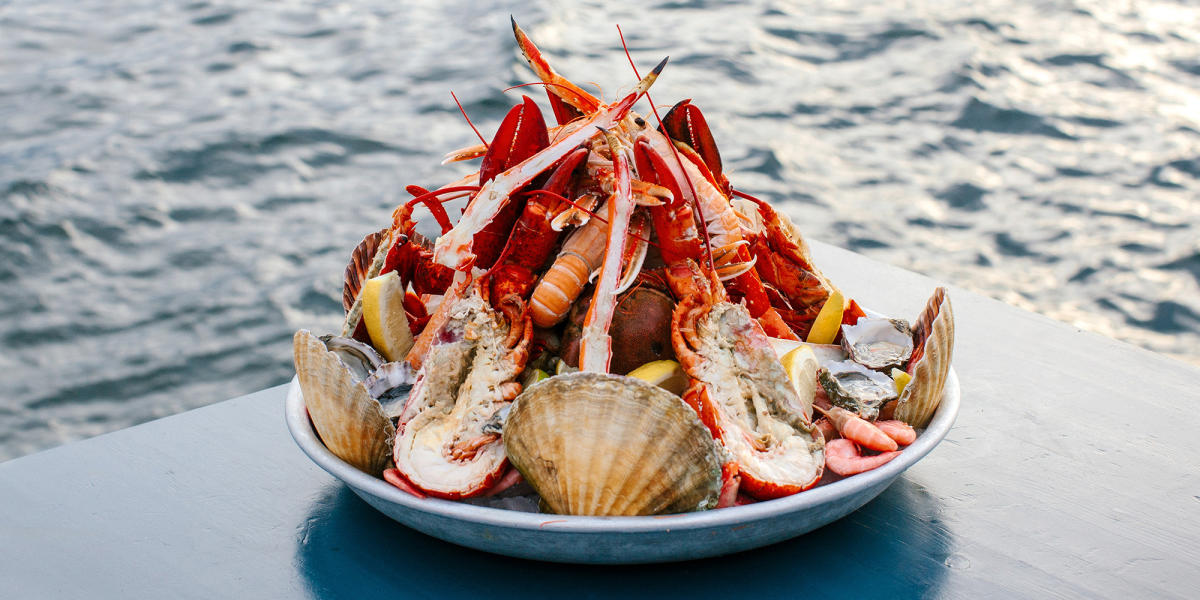 Enjoy first-class seafood from Norway. Discover fresh, natural, and delicious seafood from Norway! visitnorway.com/things-to-do/f… #norway #seafood