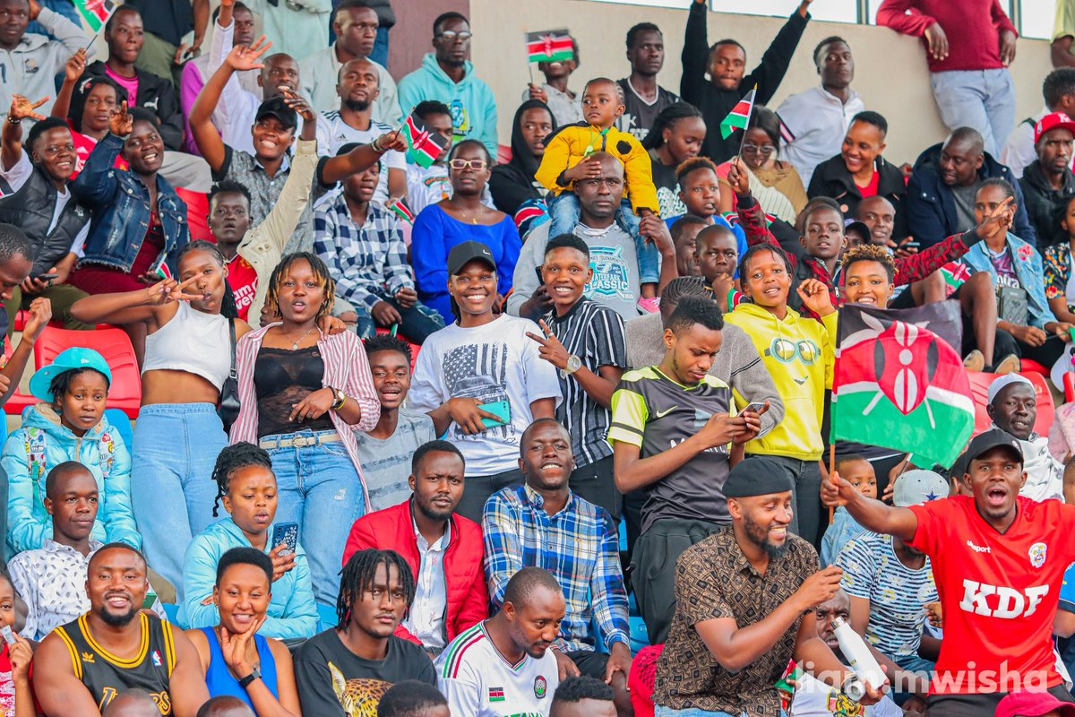 MaximilaRobi's tweet photo. Perfect Sundays don't exist!
Well, look at mine ๐
.
#Gostarlets #Jukwaasports #FootballKE https://t.co/mDa6GJHiJS