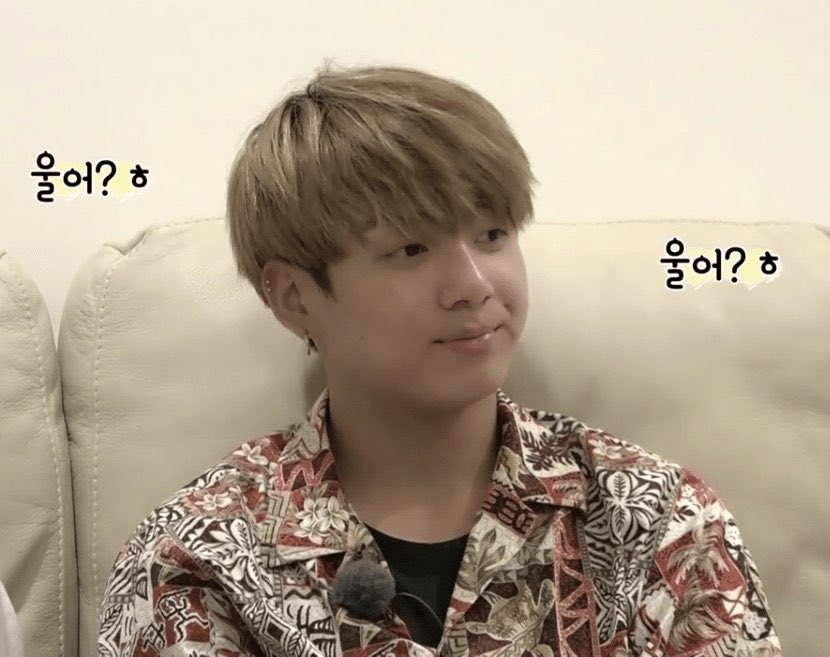 bts7rt's tweet photo. ینی قرار نیس منو سه کیلویی کنین؟ https://t.co/FUGwJifdg4