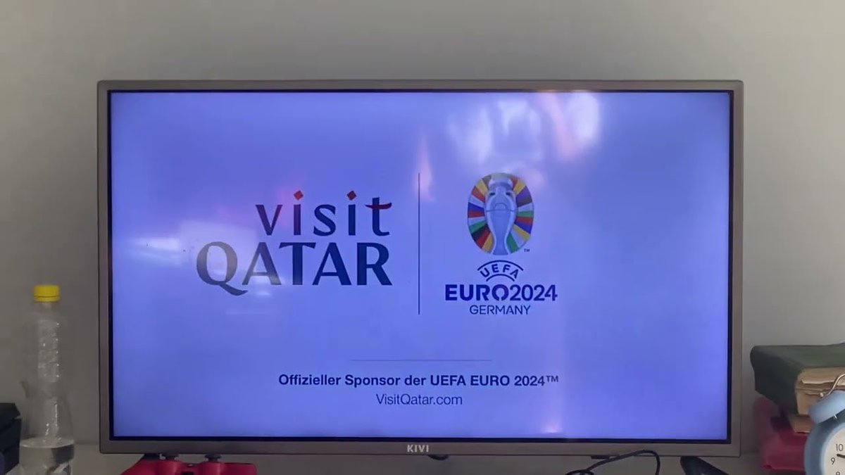 🇩🇪 “Let us protest against Qatar in Qatar!”
Also 🇩🇪: 📸

Every stadium, flyer, poster &amp; TV station in Germany is advertising Qatar right now.

😂😂😂