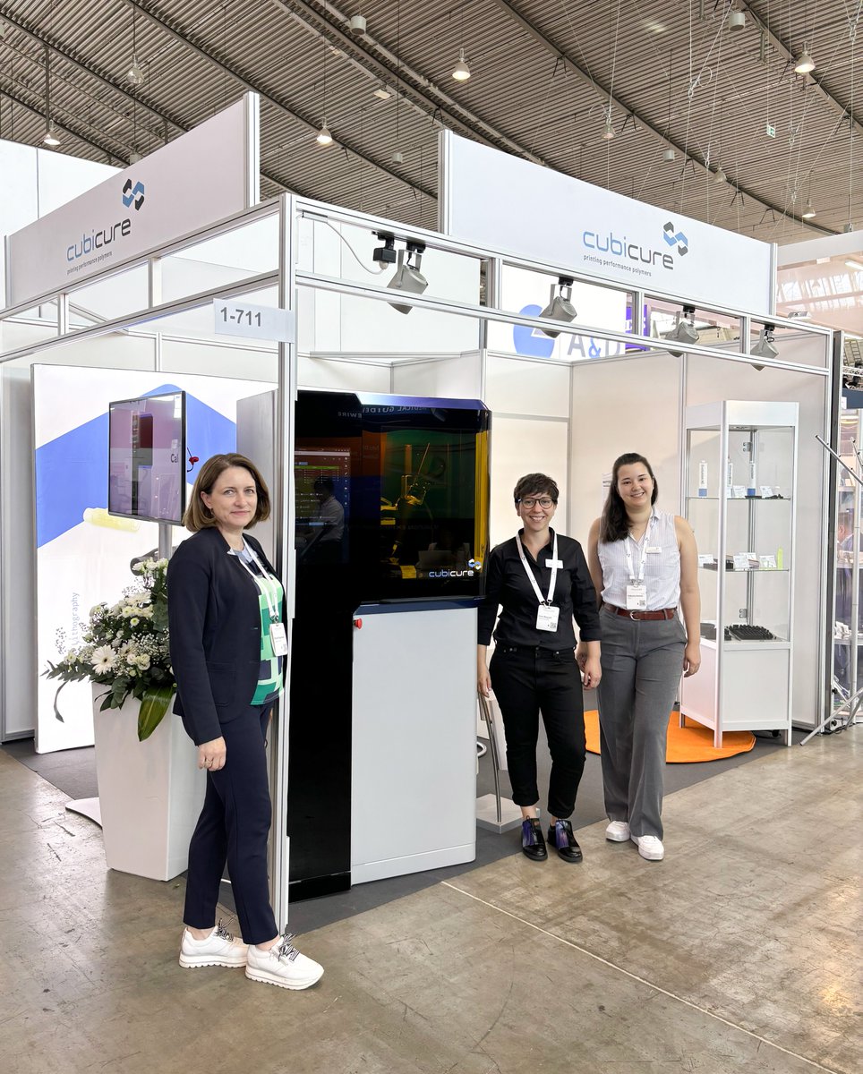 Join us at MedtecLIVE from today, June 18, through June 20! 📅 
 Myriam HOOGMOED, Katharina Sommer &amp; Elena Morganti look forward to meeting you there! 👋

 📍 Stuttgart, Germany | Booth Nr. 1-711
 📅 18. - 20. June

#hotlithography #additivemanufacturing #3dprinting