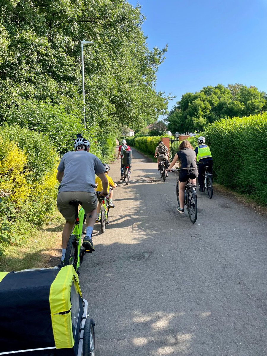 Daren68's tweet image. Final @OSRBikeTrain for this school year will be on July 19th! Meet at Knoll Business Centre - 8:30 for 8:35 departure, or join on route. Summer holidays is the theme! Come ride with us one last time. @Bricycles @BATBrighton @BtonHovePolice @BikeIsBestHQ @KatyCycles @NickSayers