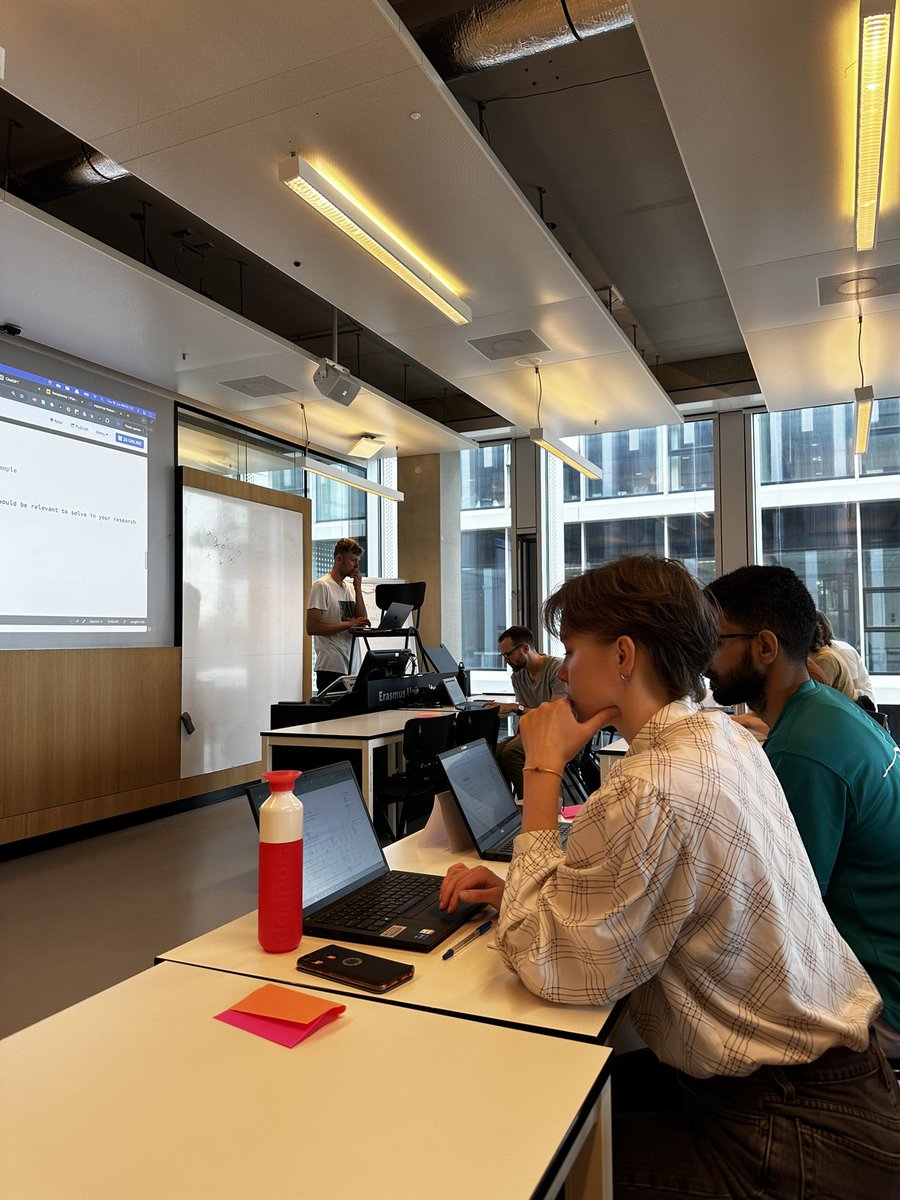 ODISSEI_nl's tweet image. Day 2 of our SICSS-ODISSEI summer school🥁

We have started an intensive 2-day training on #machinearning by @eScienceCenter 💻