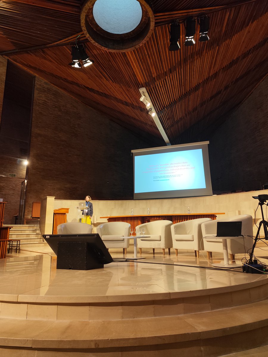 The great <a href="/kanarinka/">Catherine D'Ignazio @kanarinka.bsky.social</a> at I International Congress "Women, Technology &amp; Power" talking about the importance of networks &amp; collaboration against #Femicide &amp; #data in #DataAgainstFeminicide