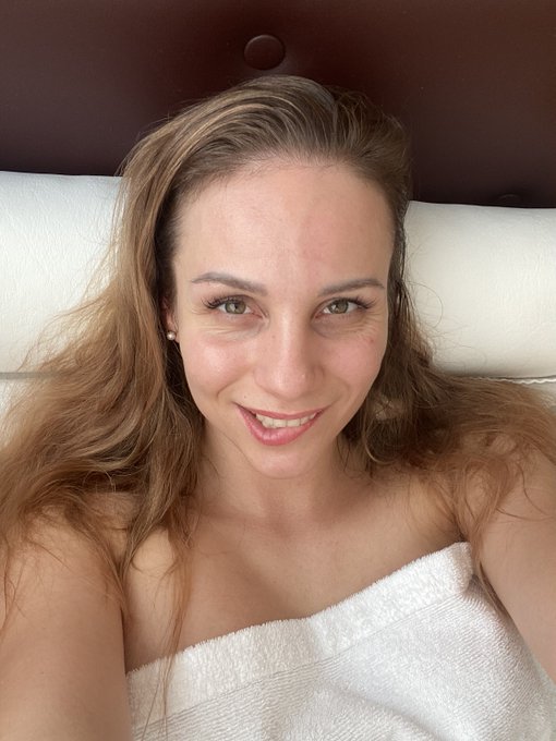 I've started a live show @Stripchat 👉 https://t.co/hdx2RMXgci #stripchat #stripchatlive https://t.co<a class="tags" href="/tag/stripchat">@stripchat</a><a href="/tag/stripchat"class="tags"><span>#stripchat</span></a><a href="/tag/stripchatlive"class="tags"><span>#stripchatlive</span></a>