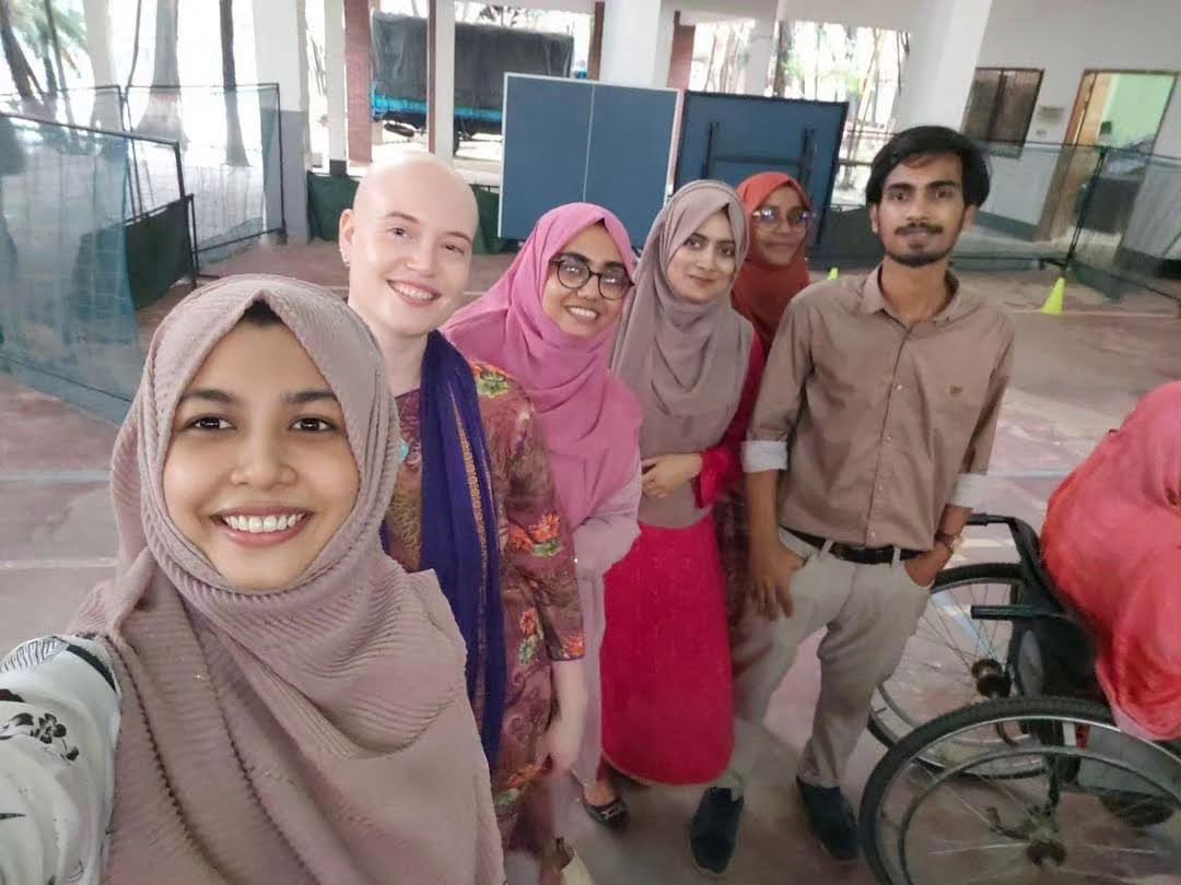 SGUL_OT's tweet photo. 🌏✨ Charly (3rd year BSc student) is on placement in Bangladesh and sent these stunning photos from her first week! 📸🇧🇩 Exploring international placement opportunities is an amazing way to learn and grow. #StudentLife #Bangladesh #PlacementYear #InternationalOpportunities https://t.co/N3HSWazdDp