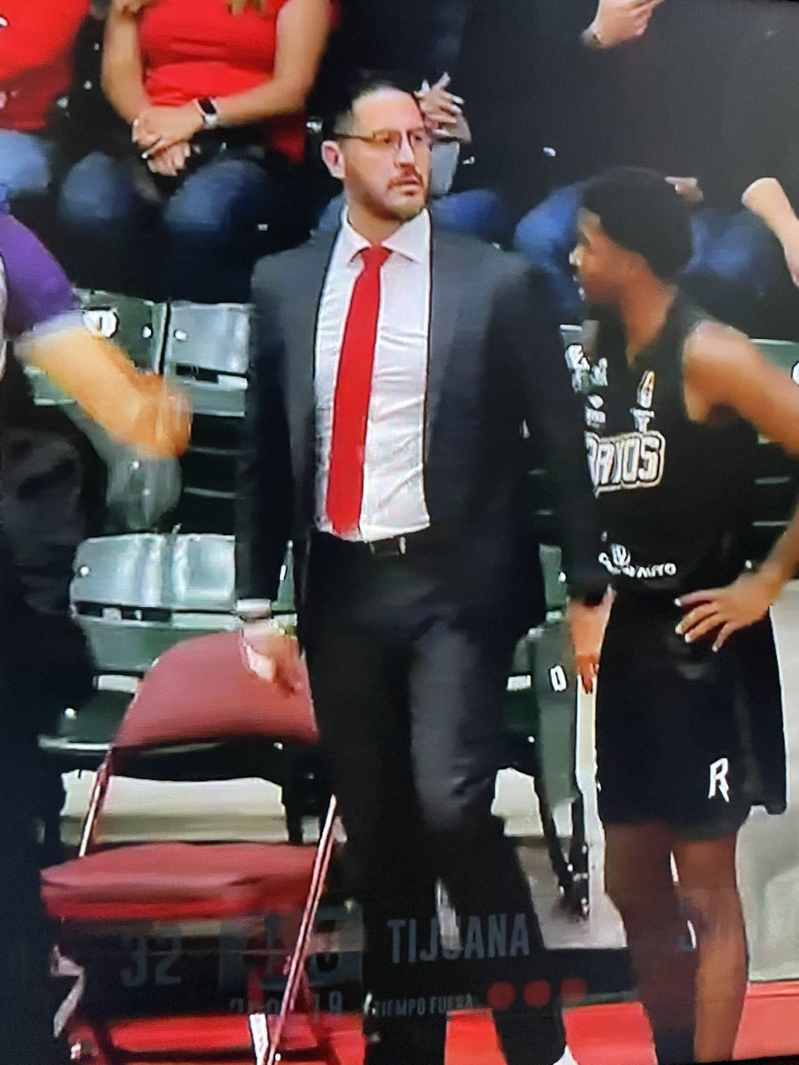 coach_sra's tweet photo. Apoyando desde el EdoMex a @zu_13 y los @ZonkeysOficial 
 @debalip 🏀 https://t.co/h4E3Im2mMm