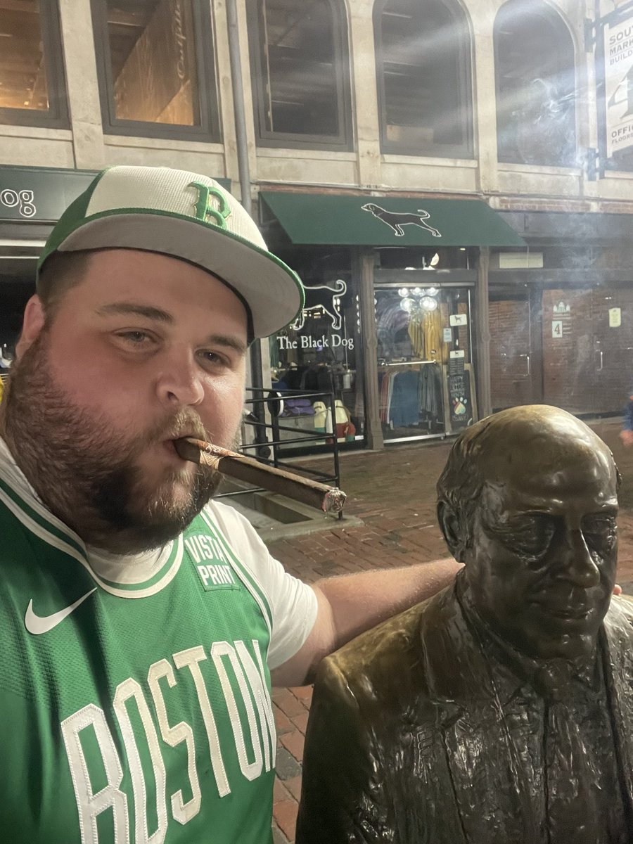 svcigar's tweet photo. Celtics Championship Stogie!!! #cigars #boston #DifferentHere https://t.co/E7AzUKJ3Kc