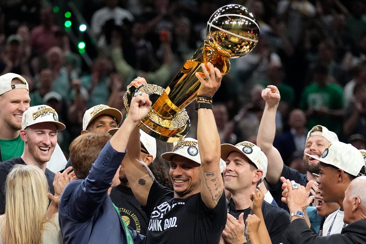 Upon winning the NBA title, @Celtics head coach Joe Mazzulla put on a shirt that read, "But First... Let Me Thank God"

sportsspectrum.com/?s=mazzulla
